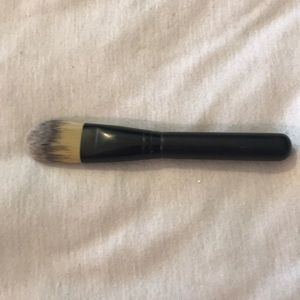 Flat Foundation Brush